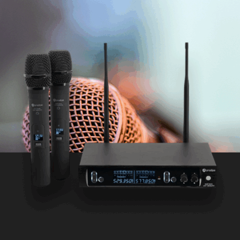 Location de micro sans fil professionnel avec Animax 35, pour garantir un son clair et puissant lors de vos événements, conférences ou spectacles en Ille-et-Vilaine. Notre matériel fiable et facile à utiliser vous assure une prise de parole sans faille, adaptée à toutes vos animations, qu’elles soient privées ou professionnelles.