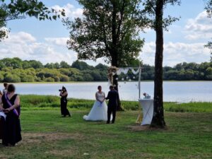 Lire la suite à propos de l’article DJ mariage à ma cabane au Canada Gosné
