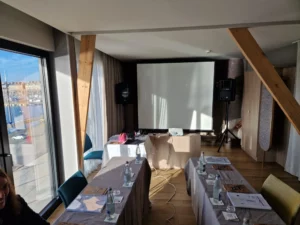 Location de sonorisation pour le Festival Regards Croisés à Saint-Malo – matériel audio professionnel installé par Animax35, spécialiste du son et de l’événementiel en Bretagne.