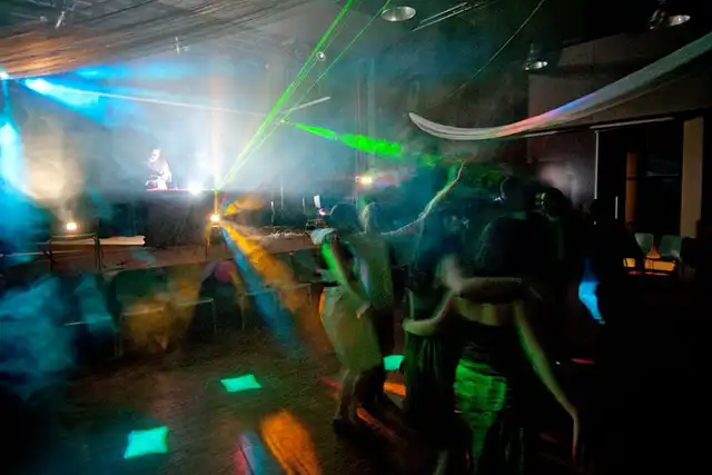 You are currently viewing DJ anniversaire à Noyal-sur-Vilaine
