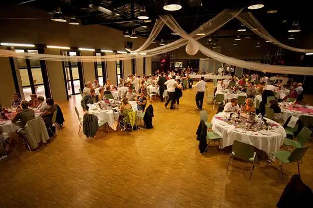 You are currently viewing DJ mariage à la Salle de la Prairie à Guignen