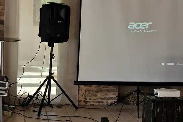 Location videoprojecteur sono pour un seminaire au Domaine des Couettes a Treffendel 3